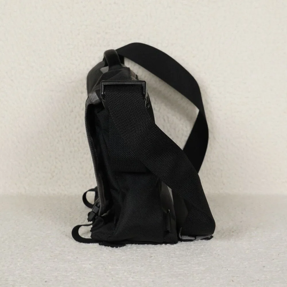 Timbuk2 Classic Messenger Bag Small Black Gray Two-Tone Cross Strap